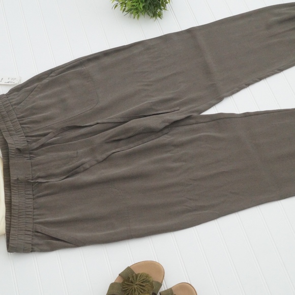 Green RW & CO Pants (New) - Picture 6 of 8